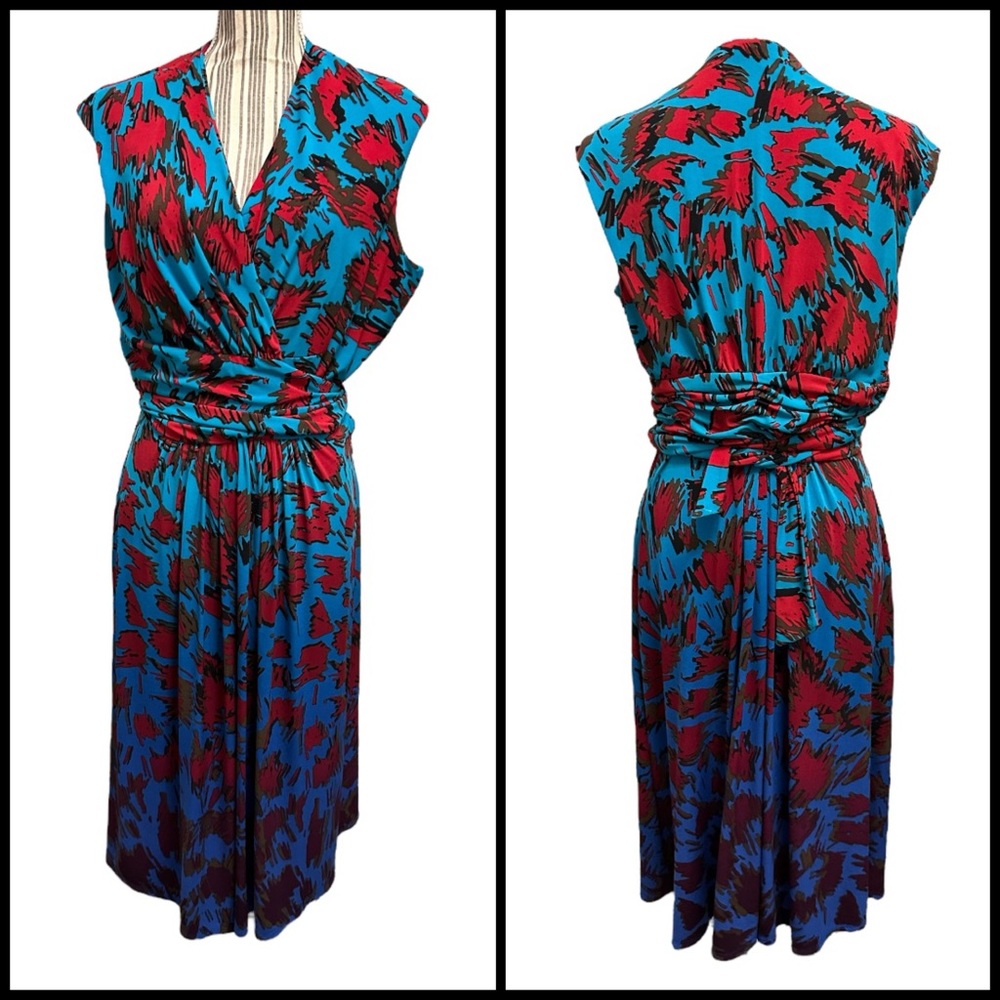 Blue & red colorful long sleeveless dress size 12 gathered center stretch